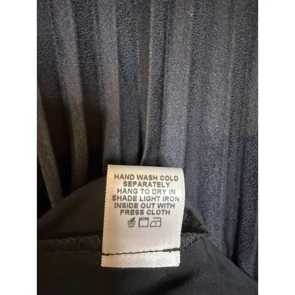 Xirena Skirt Black Pleated Sz SM Classy Chic Solid Stretchy - Picture 4 of 6